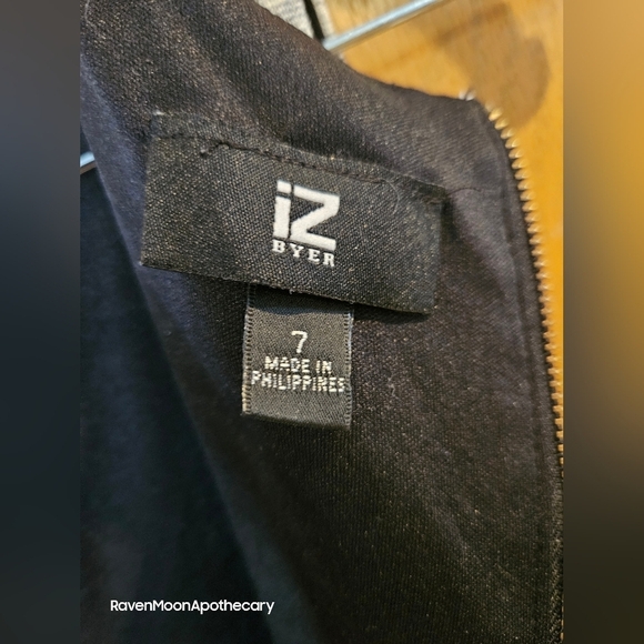 IZ Byer Dress 7 Juniors - Picture 6 of 11